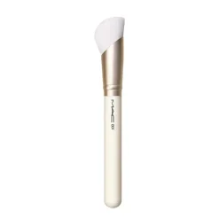 001 Serum + Moisturizer Brush*MAC COSMETICS