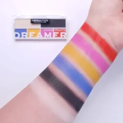 Colour Play Shadow Palette*RELOVE