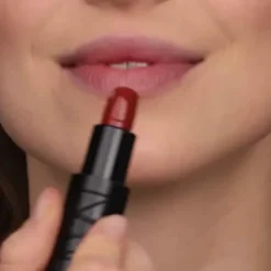 Explicit Lipstick Pintalabios