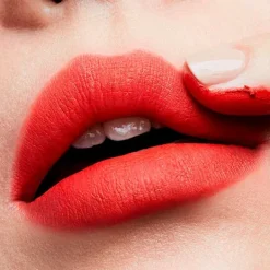 Hot Powder Kiss Lipstick Pintalabios