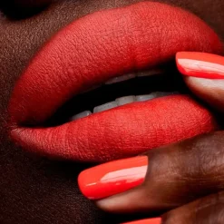 Hot Powder Kiss Lipstick Pintalabios