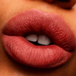 Hot Powder Kiss Lipstick Pintalabios