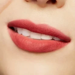 Hot Powder Kiss Lipstick Pintalabios