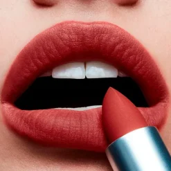 Hot Powder Kiss Lipstick Pintalabios