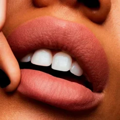 Hot Powder Kiss Lipstick Pintalabios