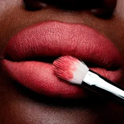 Hot Powder Kiss Lipstick Pintalabios