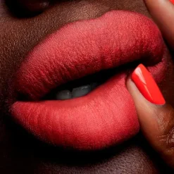 Hot Powder Kiss Lipstick Pintalabios