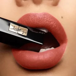 Rouge Pur Couture The Slim Velvet Radical Labial Mate*YVES SAINT LAURENT Hot