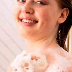 Sale THE BODY SHOP Shower Scrub Strawberry