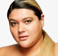 Strobe Dewy Skin Tint*MAC COSMETICS