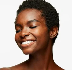 Strobe Dewy Skin Tint*MAC COSMETICS