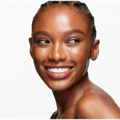 Strobe Dewy Skin Tint*MAC COSMETICS