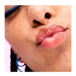 Superman Swirl Lip Mask*ESSENCE