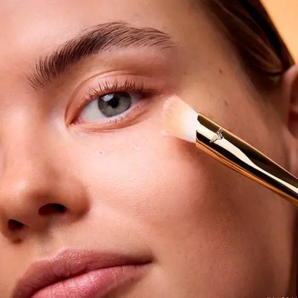 Wonder Woman Concealer Brush*CATRICE Hot