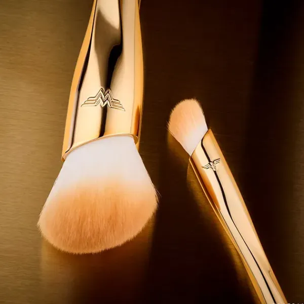 Wonder Woman Concealer Brush*CATRICE Hot