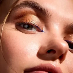 Wonder Woman Eyeshadow Pallette*CATRICE Discount