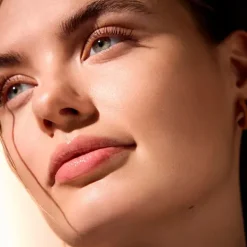 Wonder Woman Shimmer Lip Glaze*CATRICE Sale